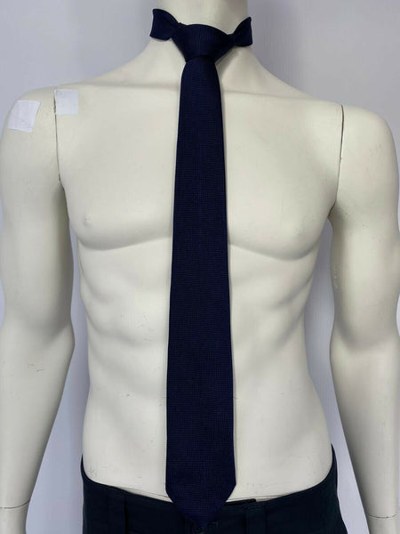 Louis Vuitton Men's Navy Uniformes Triangle Pattern Silk Tie – Luxuria & Co.