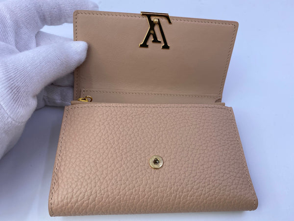 Louis Vuitton Capucines Compact Wallet Purse M81671 Metallic Gray