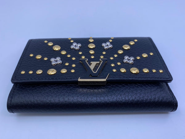 Louis VUITTON year 2019 Compact wallet 'Capucines' in b…