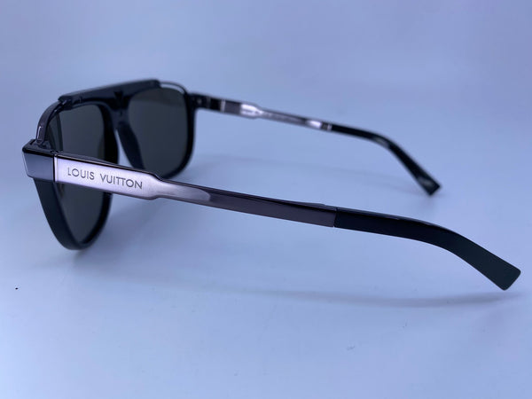 Louis Vuitton Mascot Wayfarer Sunglasses - Black Sunglasses, Accessories -  LOU812343