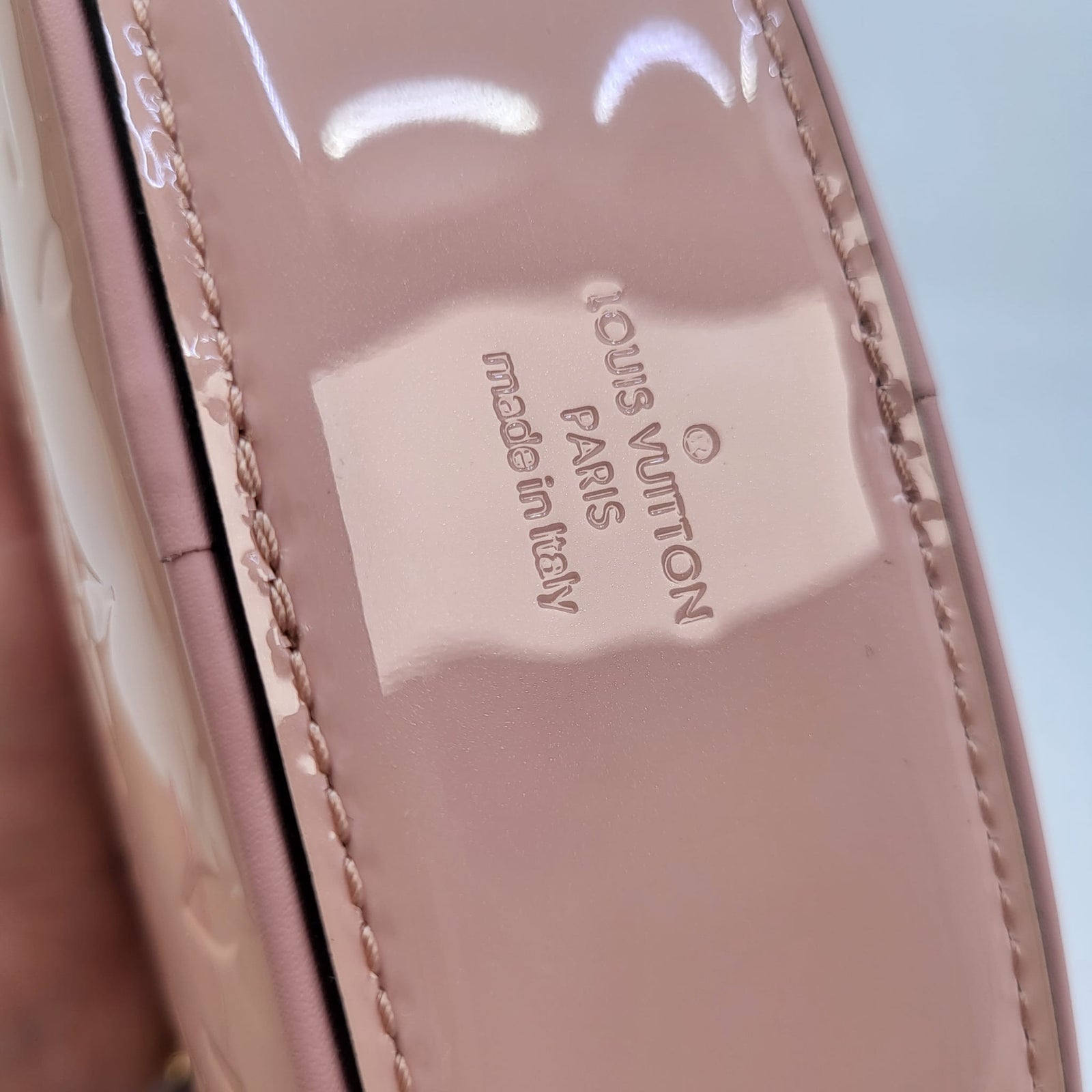 Louis Vuitton Women display picture 1