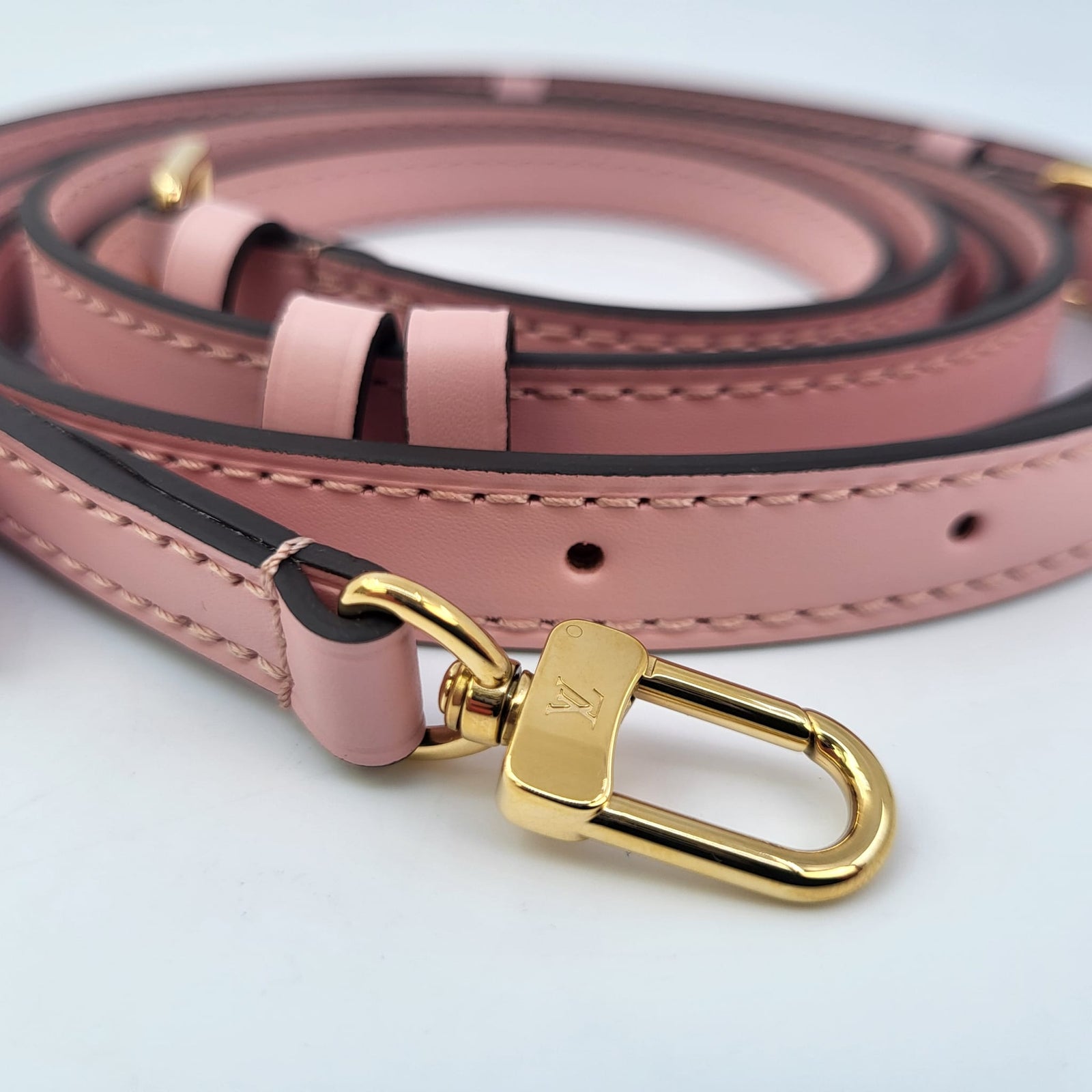 Authentic Louis Vuitton vernis belt Rose Poudre 80/32 Louis Vuitton LV Initiales 80CM Belt Rose Poudre Damier Azur  main image 3