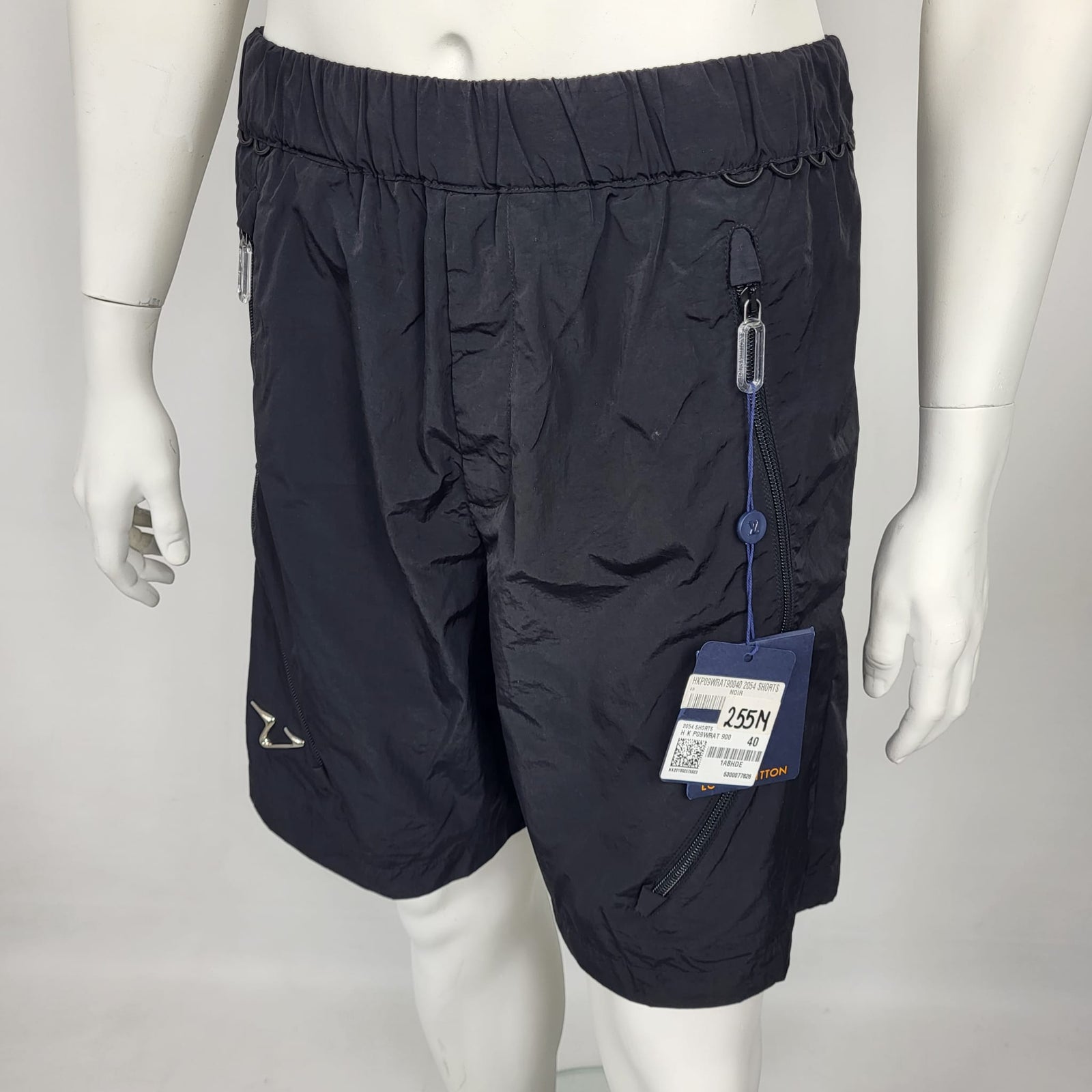 Louis Vuitton Men's Black Polyamide LV Shorts – Luxuria & Co.