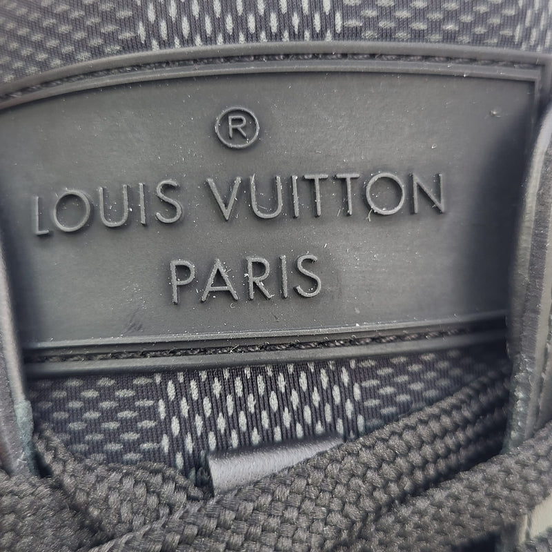 Shop Louis Vuitton DAMIER Men's Silver Sneakers