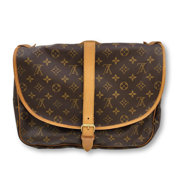 Louis Vuitton just in! This is the Saumur 30 cm crossbody. I love