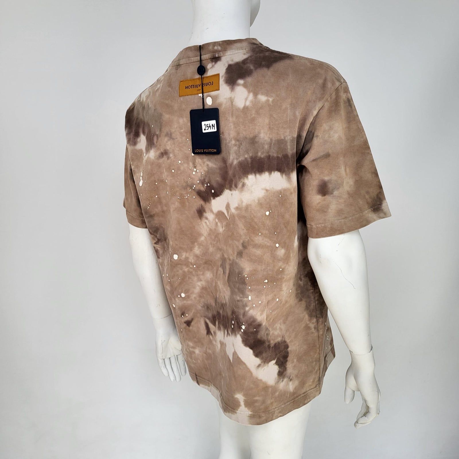 Louis Vuitton Men's Beige Cotton Tie Dye T-Shirt – Luxuria & Co.