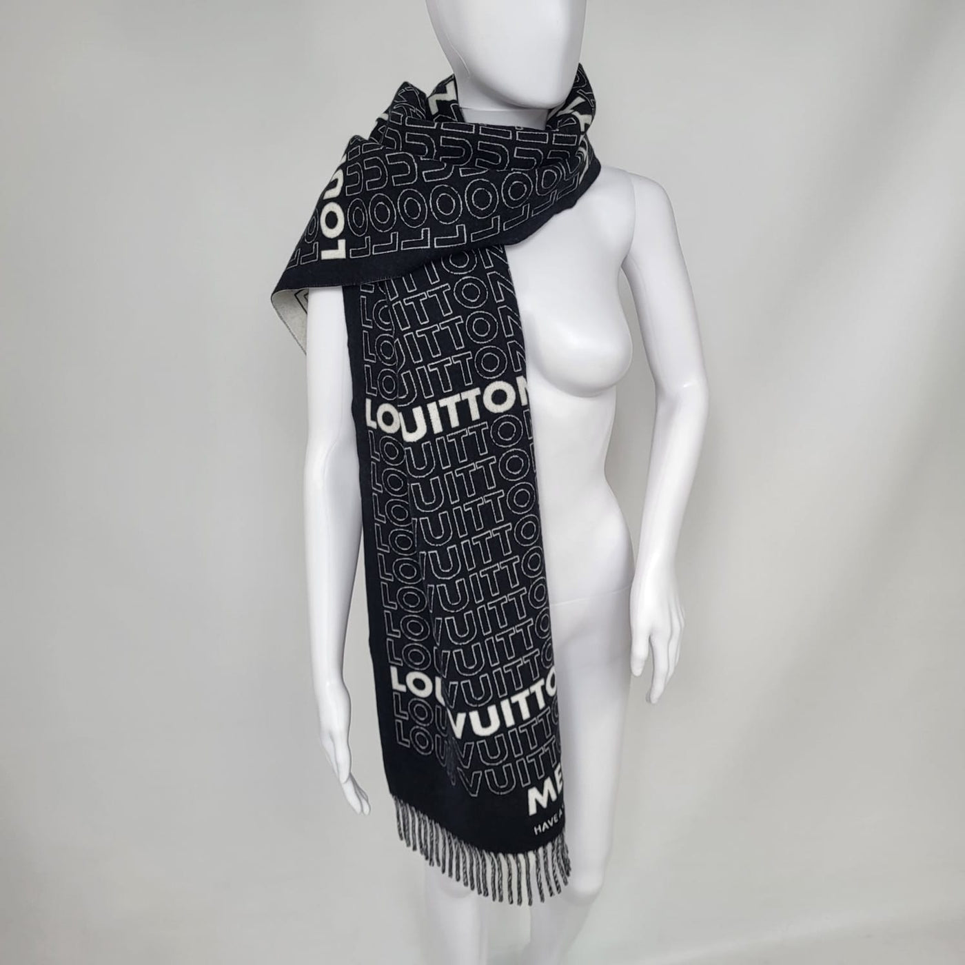 LouisVuittonSplitScarf13_1400x