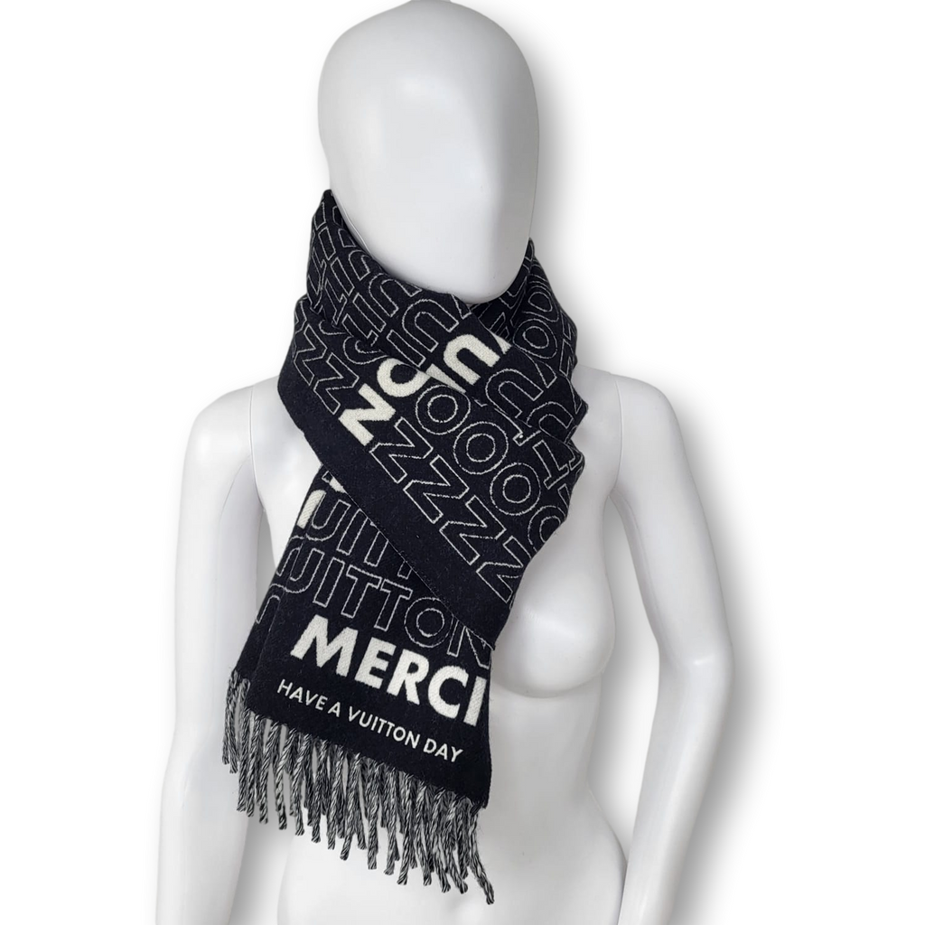 LouisVuittonSplitScarfmain_102
