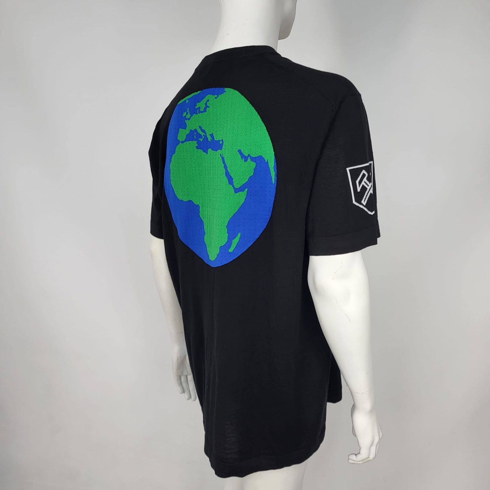 Louis Vuitton Men's Black Wool Polyester Vuitton Barcode & Earth T