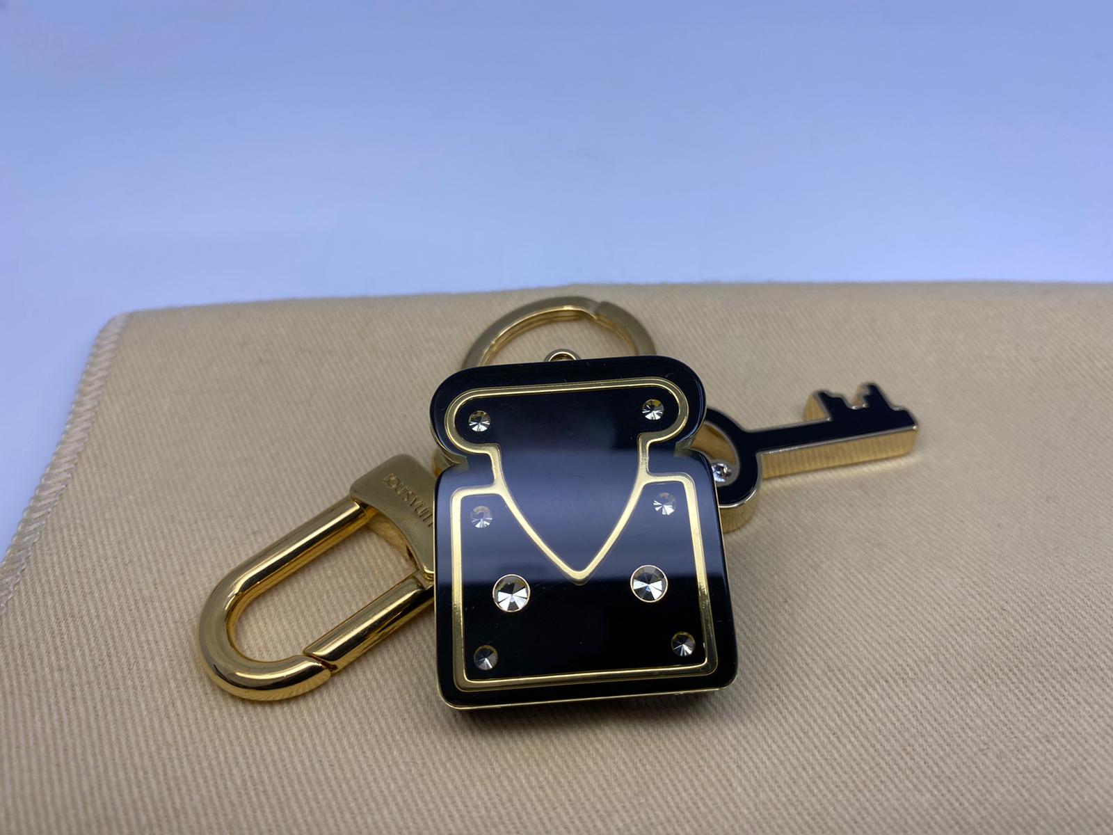 Louis Vuitton Brass & Enamel Lock & Key Bag Charm – Luxuria & Co.