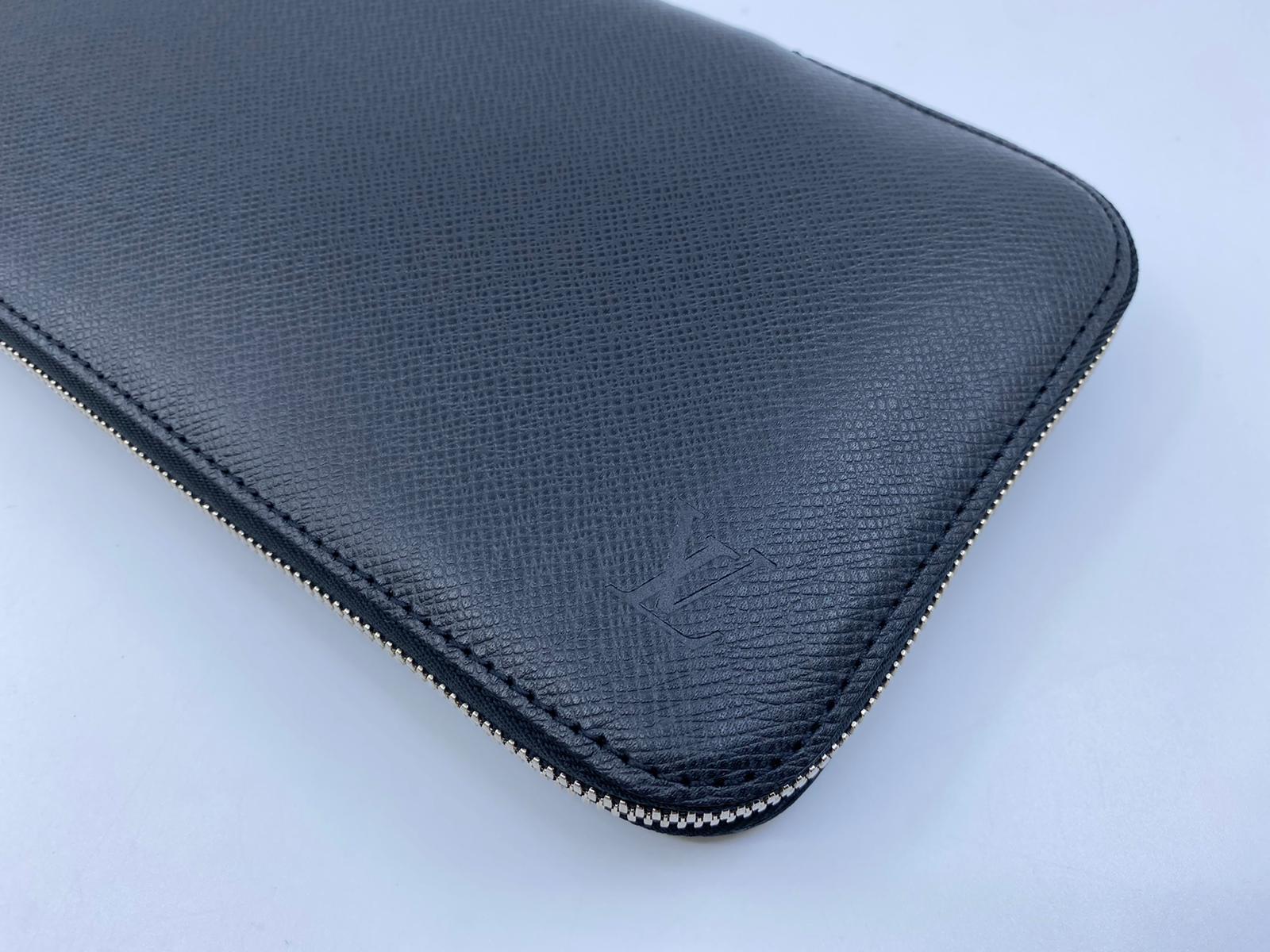 LouisVuitton, ネクタイケース(Taiga, Ardoise) Louis Vuitton Men's Tie Case Taiga Ardoise M30302 – Luxuria