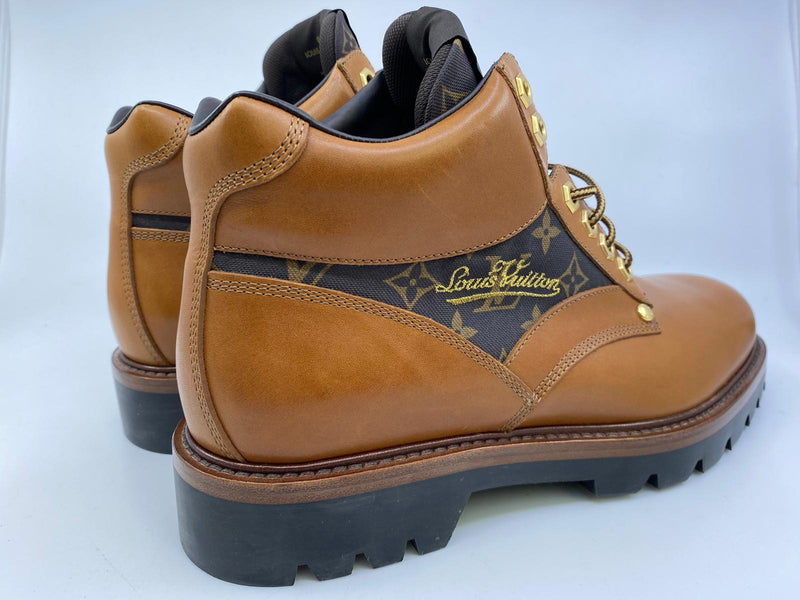 Louis Vuitton Men's Beige Suede Leather Oberkampf Ankle Boot – Luxuria & Co.