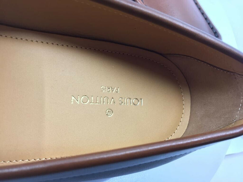 Louis Vuitton Men's Navy Leather Montaigne Loafer – Luxuria & Co.