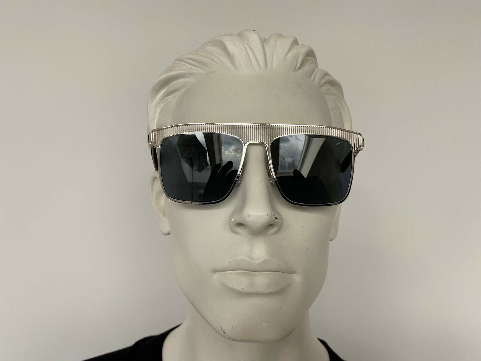 Louis Vuitton Explorer silver black sunglasses - Z0847U Louis Vuitton Men main image 3