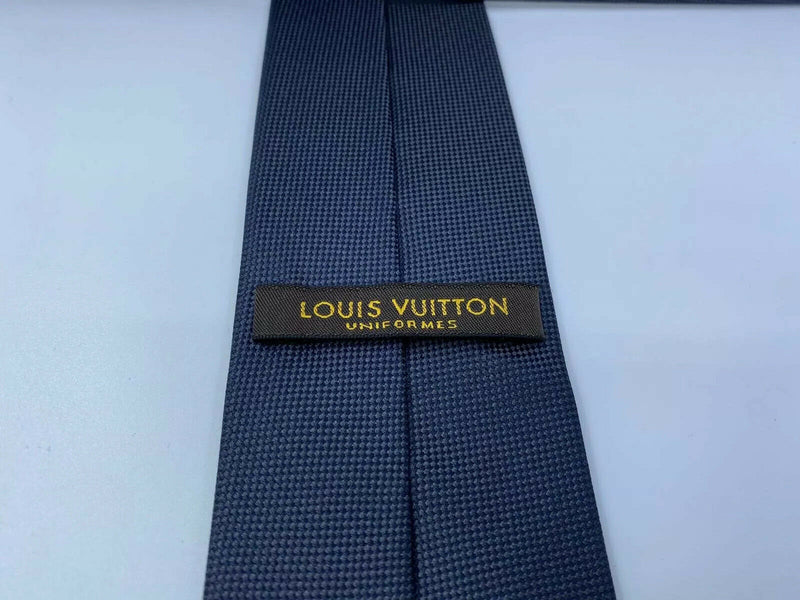 Louis Vuitton Forever 100% Silk Tie – Luxuria & Co.