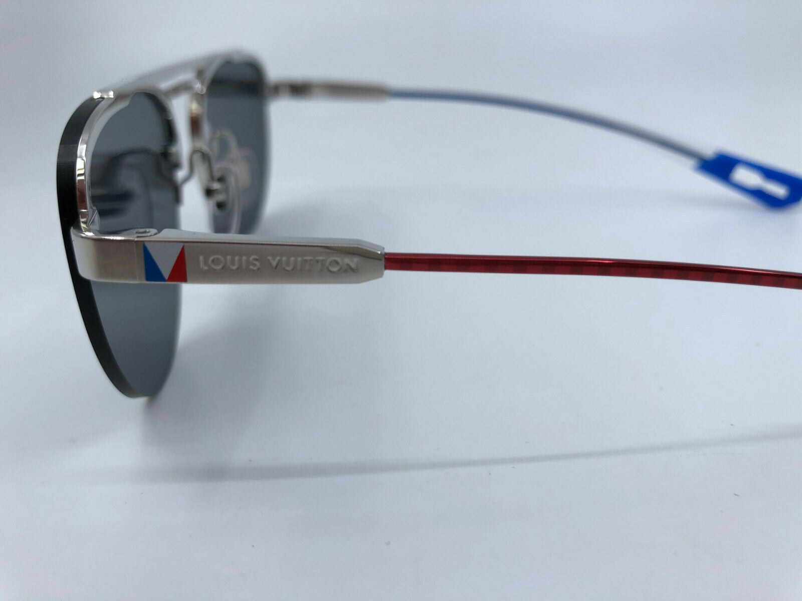 Louis Vuitton Men's Silver Latitude Pliante Sunglasses Z0931U