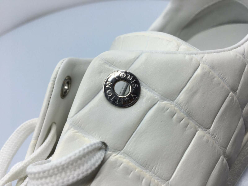 Louis Vuitton Women's White Leather Frontrow Sneaker – Luxuria & Co.