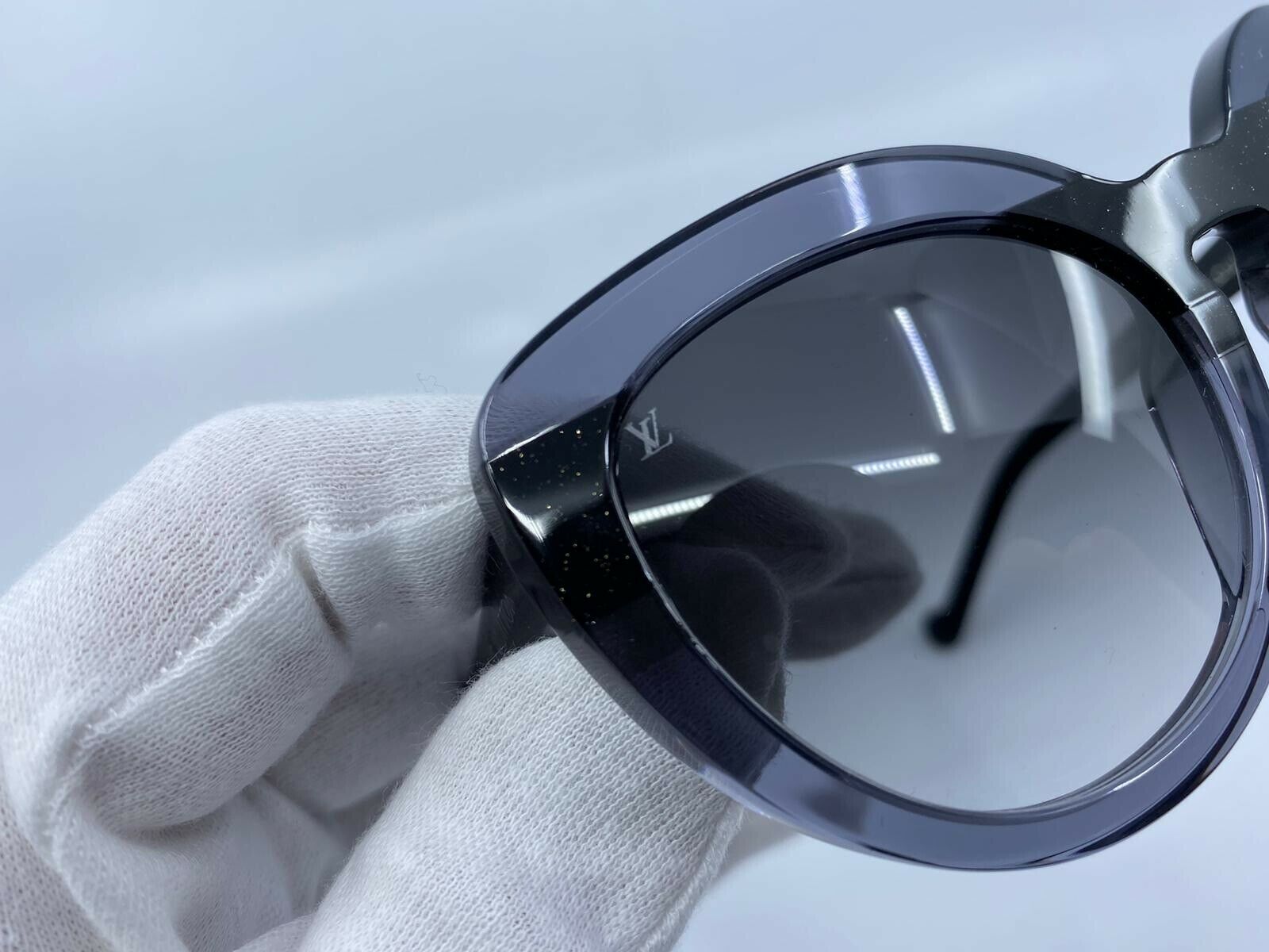 わんルイヴィトン ツイスト・ワンハンドル PM トリヨン｜ルイ・ヴィトン 公式サイト - M57214