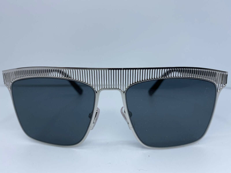 Louis Vuitton® LV In The Pocket Sunglasses Black. Size U