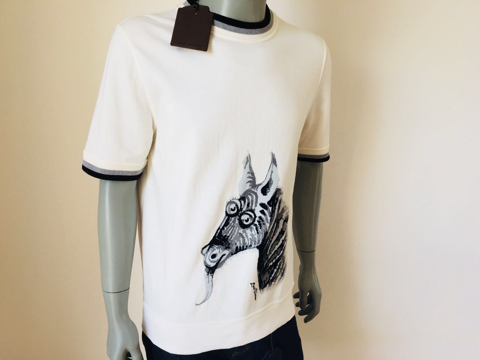 Louis Vuitton Men's Cream Cotton Chapman Zebra T-Shirt – Luxuria & Co.