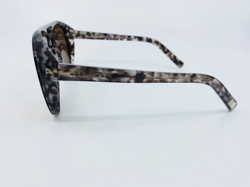 Louis Vuitton Men's Gray Mowani Tortoise Sunglasses Z2302W – Luxuria & Co.