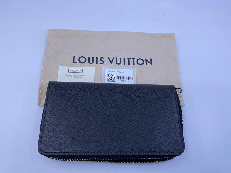 LOUIS VUITTON Taiga Leather Pocket Organizer Zippy Wallet Black