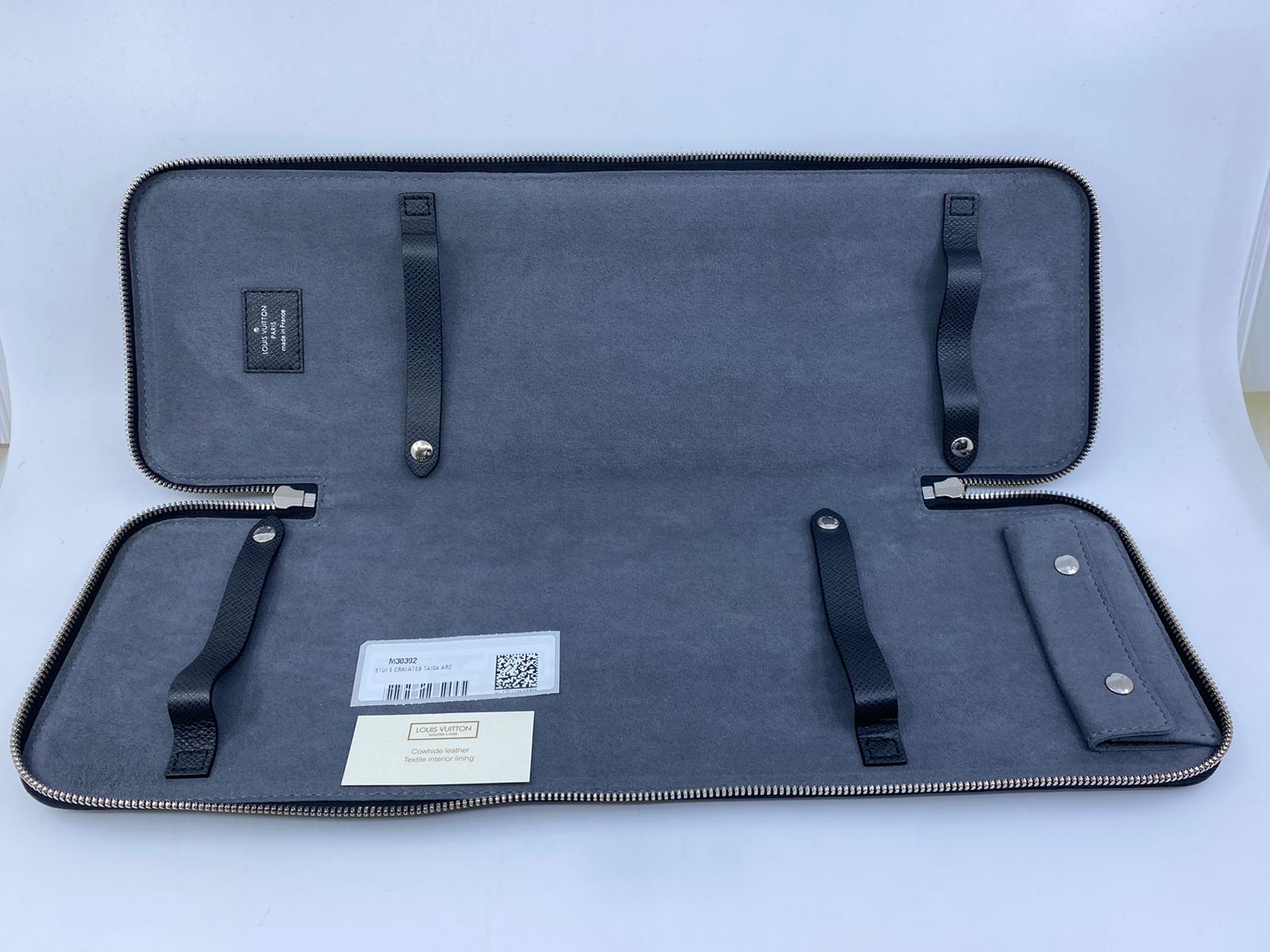 バッグ Louis Vuitton M30302 Tie Bag Louis Vuitton Men's Tie Case Taiga Ardoise M30302 – Luxuria & Co.