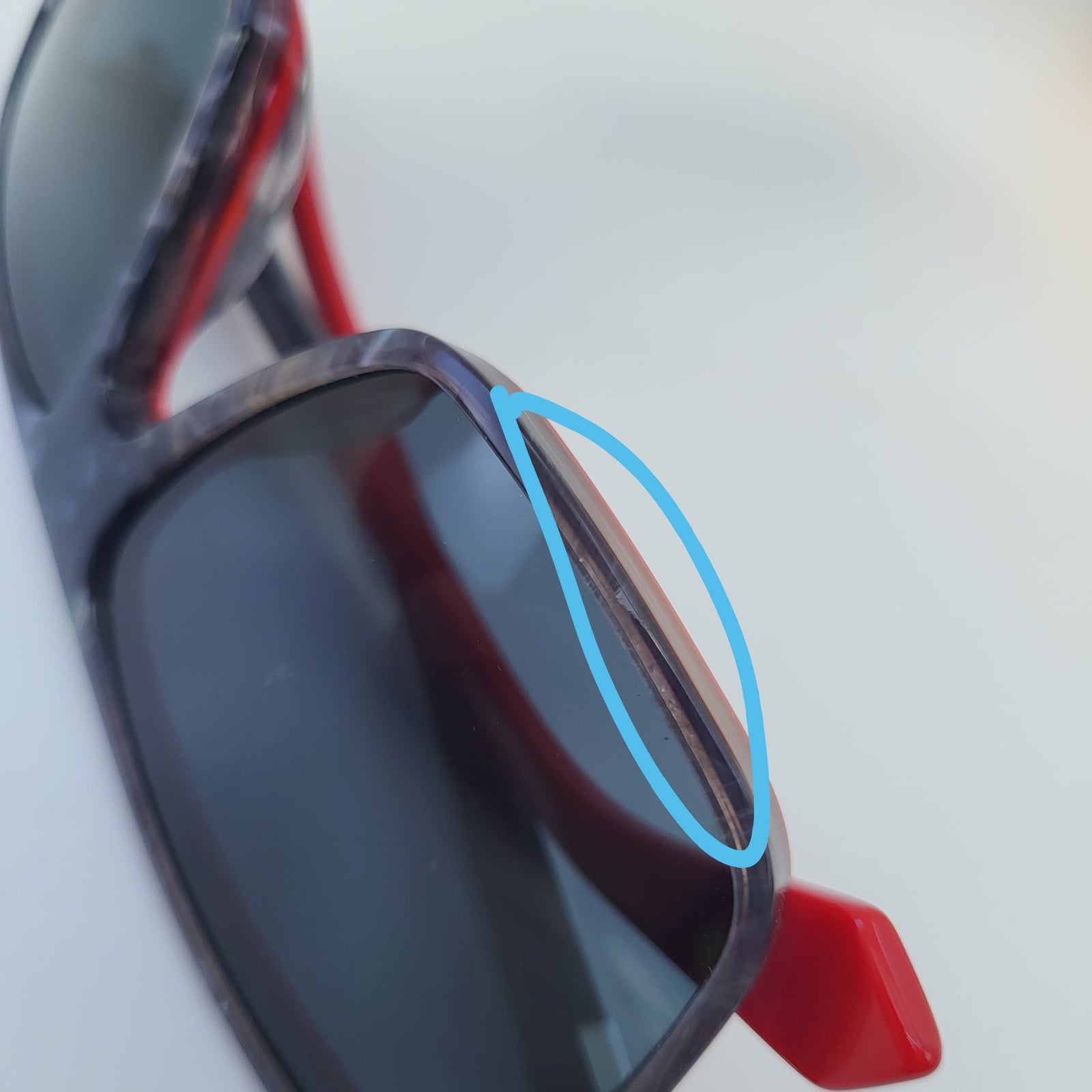 Louis Vuitton Men's Portland Anthracite Red E Sunglasses Z1274E