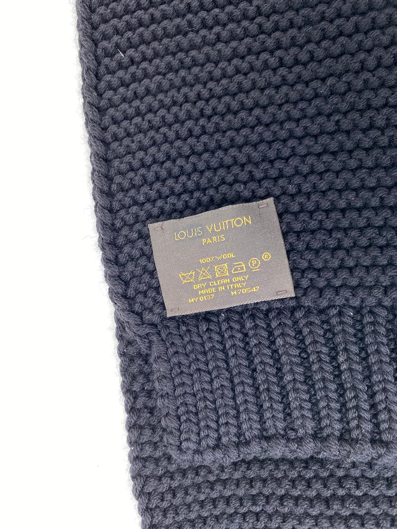 Louis Vuitton Men's Black Wool Cashemere Alpes Scarf M71096 – Luxuria & Co.