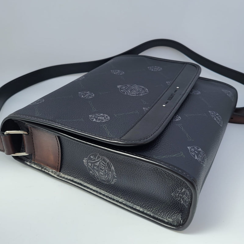 Men's Louis Vuitton Messenger bags from $800