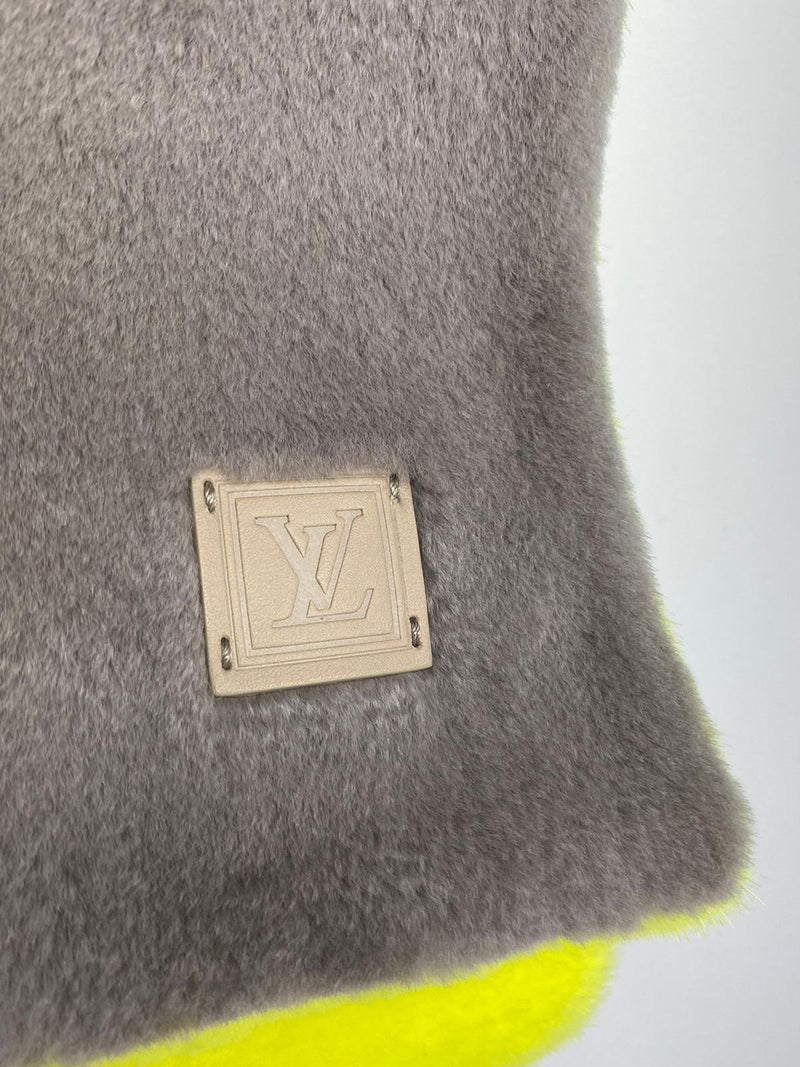 Louis Vuitton Rabbit Fur Scarf Made In Italy (100% Rabbit Fur)