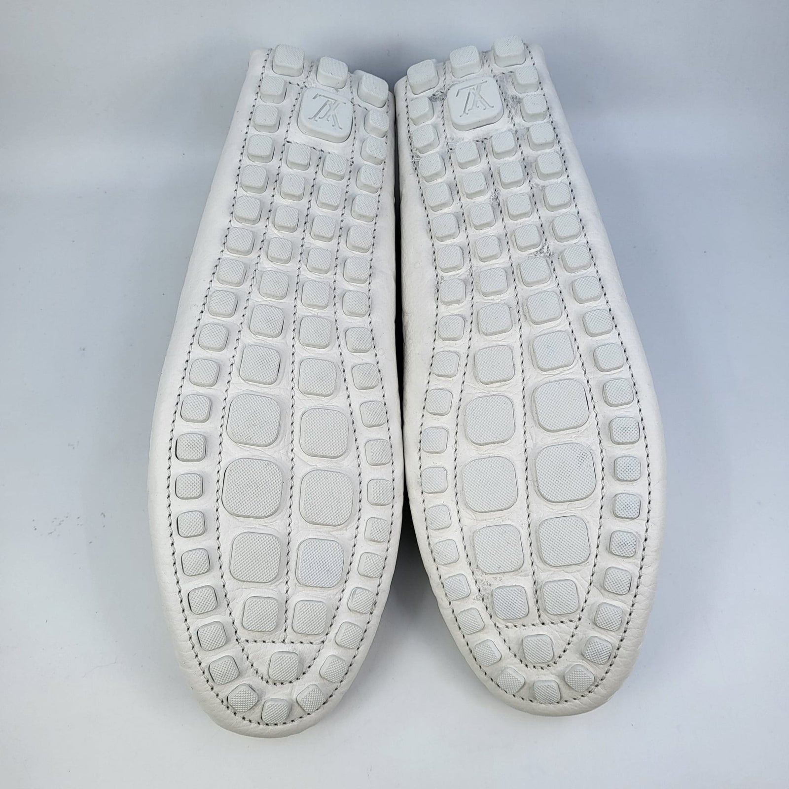 Louis Vuitton Men's White Monogram Empreinte Leather Arizona