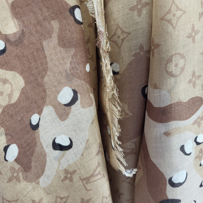 Louis Vuitton Men's Cashmere Silk Beige Monogram Camouflage Shawl Scarf  MP2545 – Luxuria & Co.