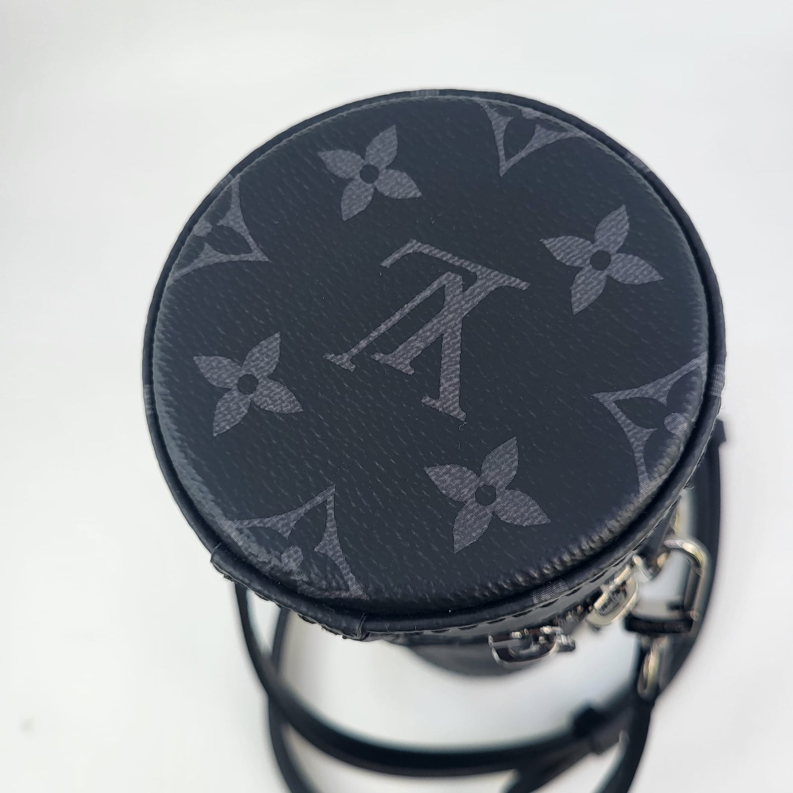 Louis Vuitton Bottle Holder Monogram Eclipse GI0398 – Luxuria & Co.