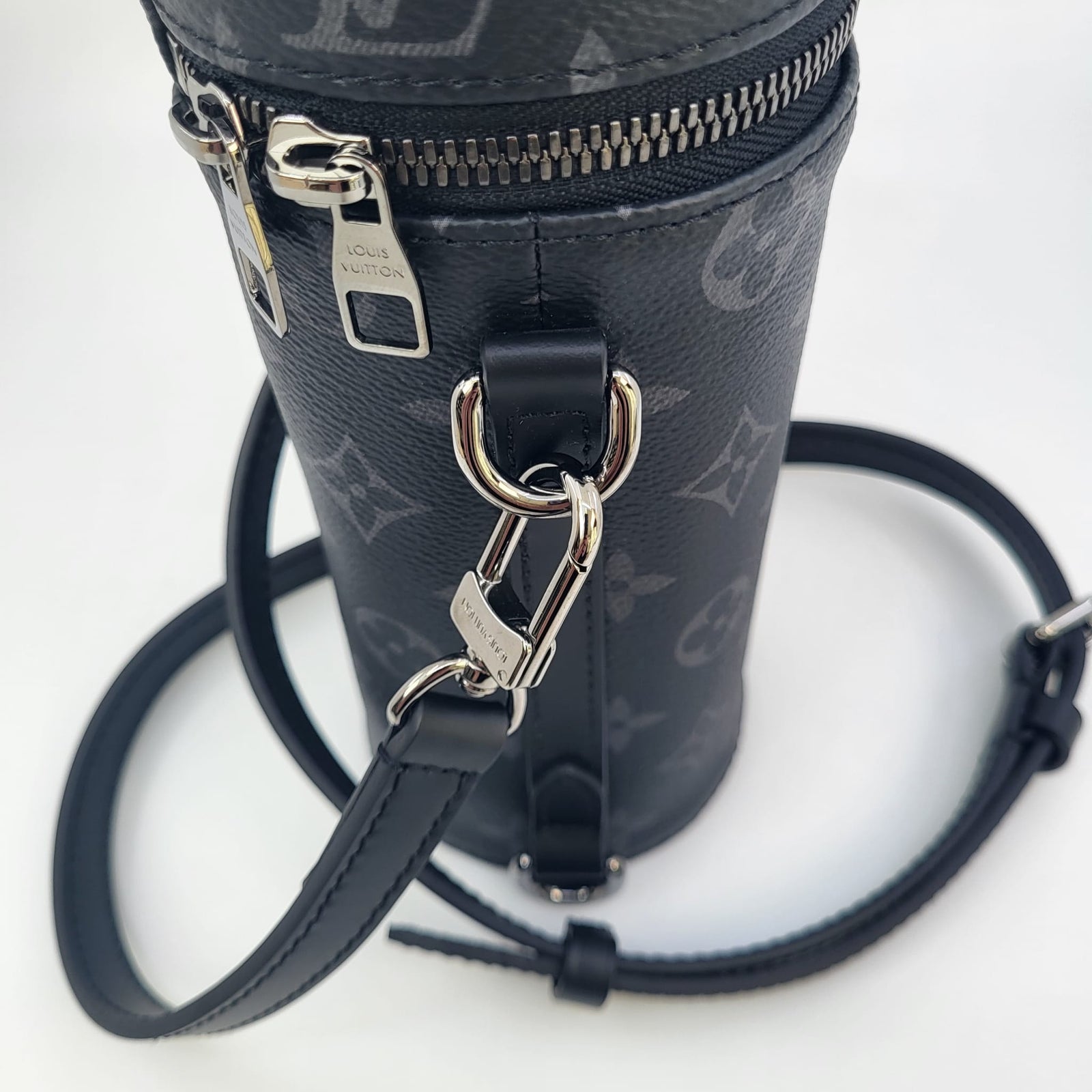 LouisVuittonBottleHolder8_1600