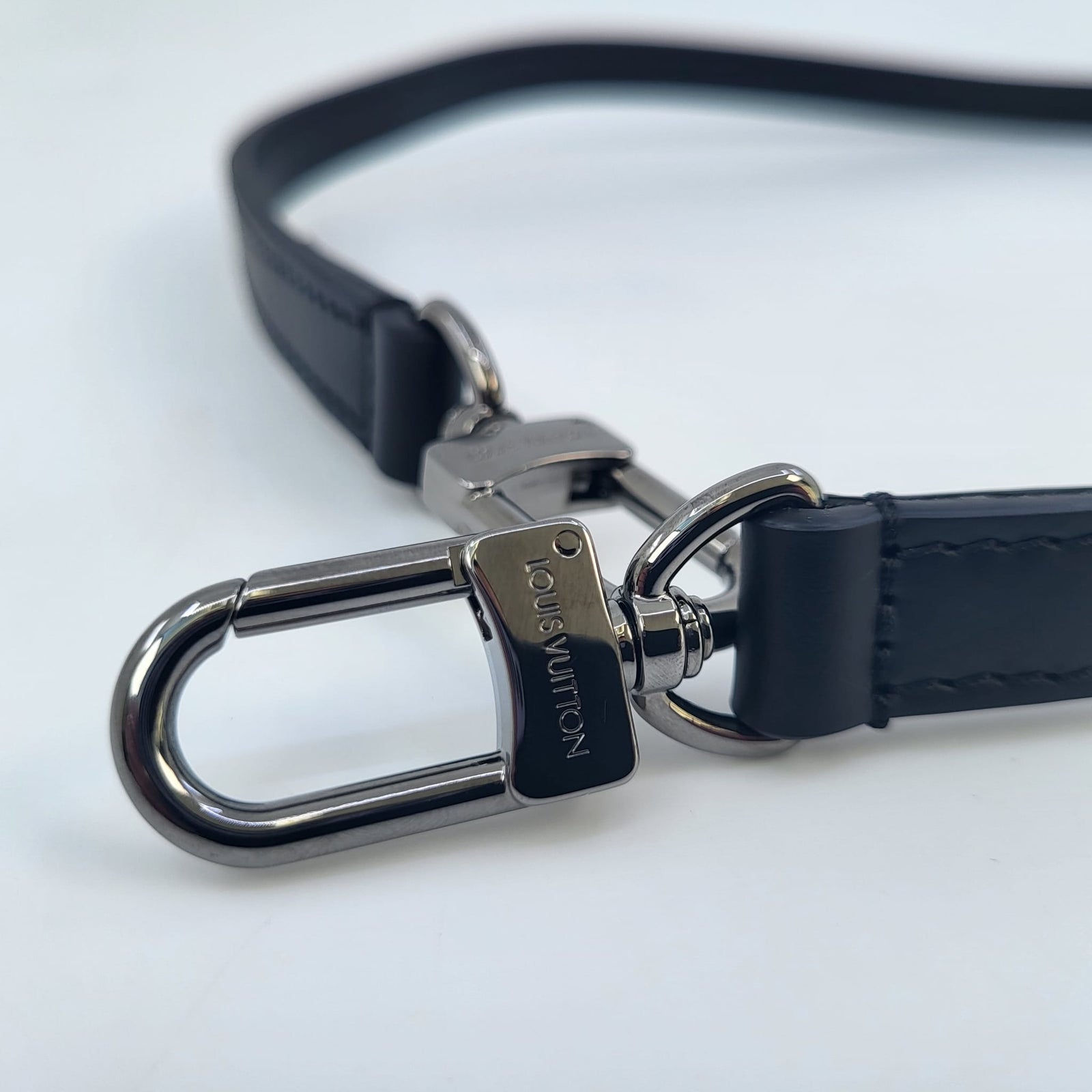 Louis Vuitton Bottle Holder Monogram Eclipse GI0398 – Luxuria & Co.