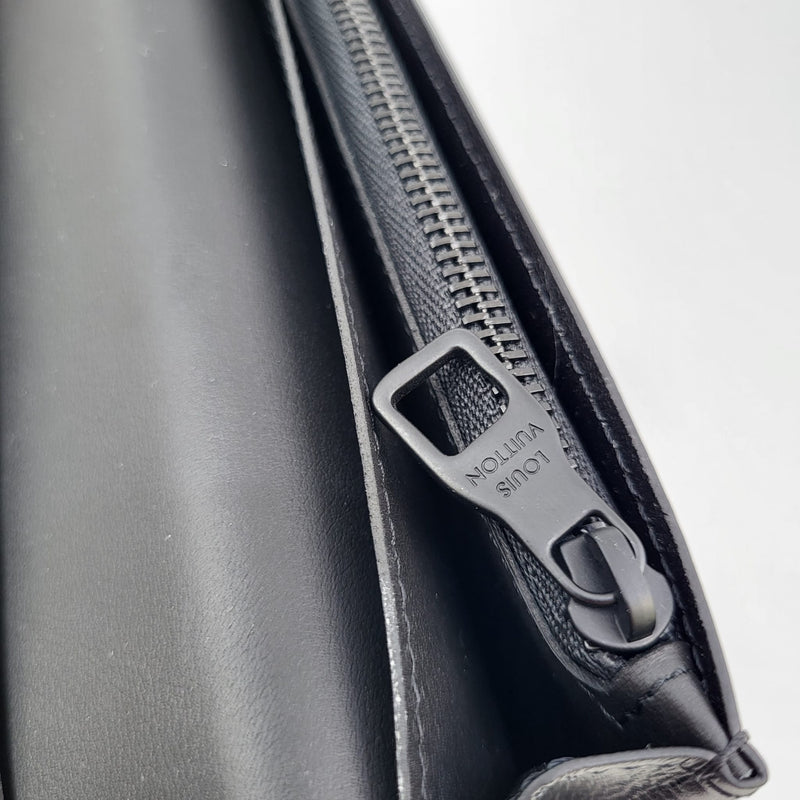 Louis Vuitton Brazza Wallet Black Taiga