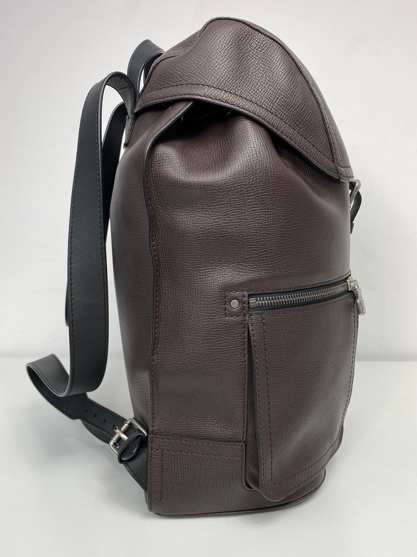 Louis Vuitton Men's Brown Leather Utah Canyon Backpack – Luxuria & Co