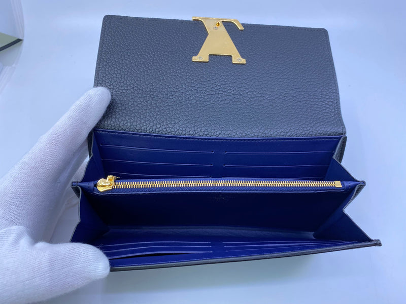 Louis Vuitton - Authenticated Capucines Wallet - Leather Beige Plain for Women, Very Good Condition