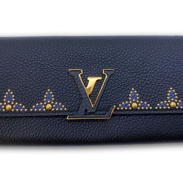 Capucines leather wallet Louis Vuitton Navy in Leather - 33381180