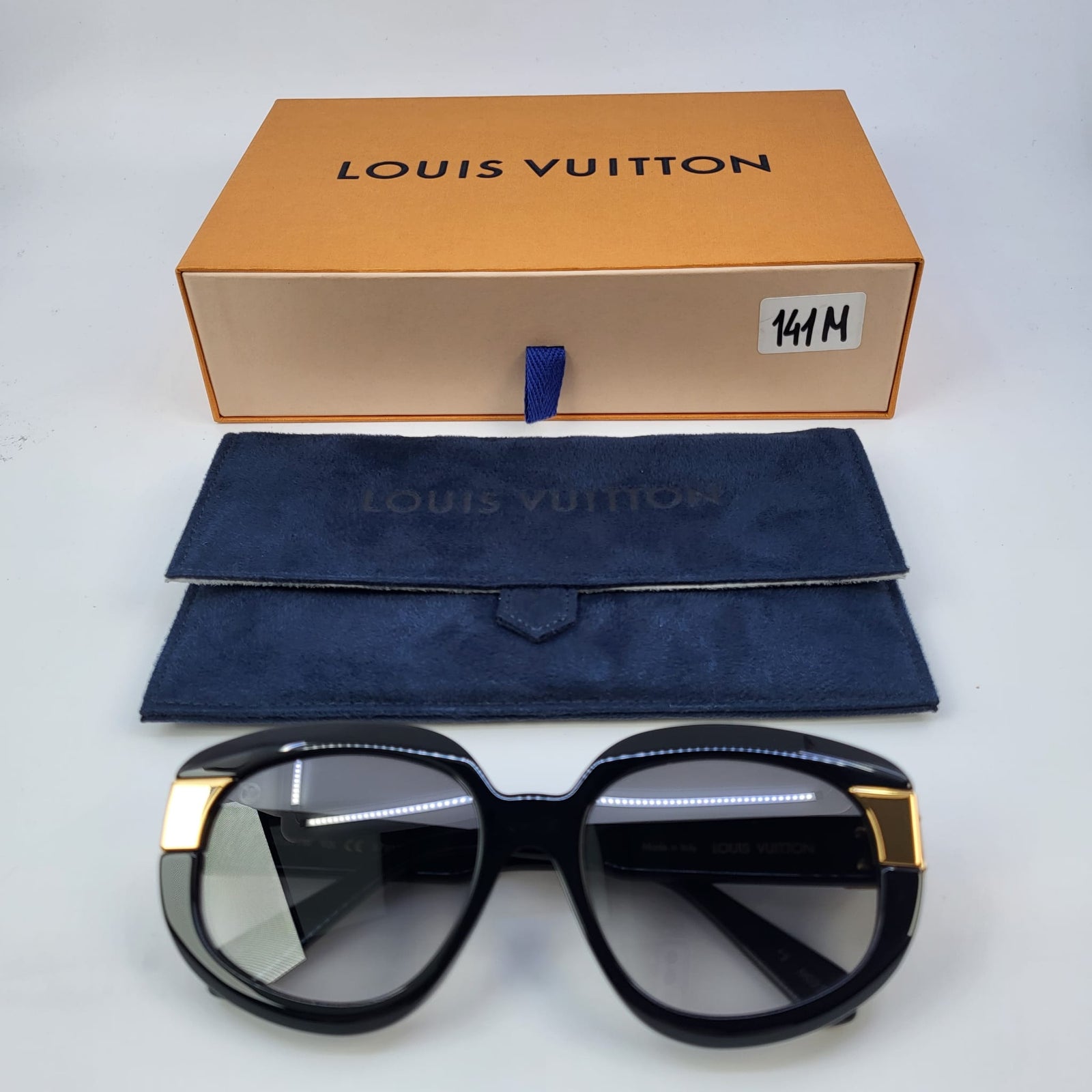 Louis Vuitton Women display picture 3