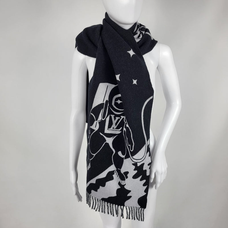 louis vuitton black and white scarf