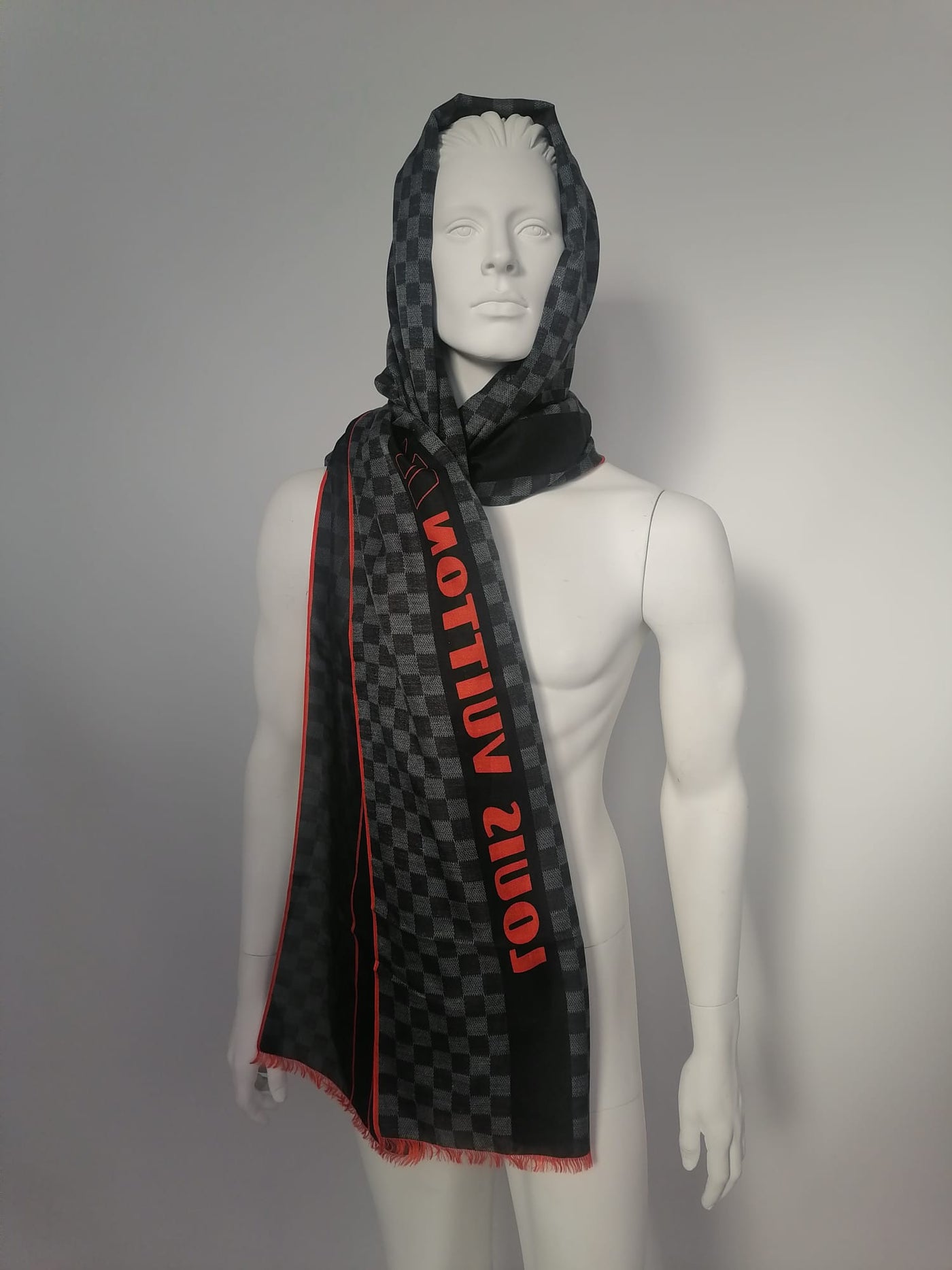 LOUIS VUITTON スカーフ mム130 Louis Vuitton Men's Cotton Silk Damier Cobalt Race Shawl Scarf