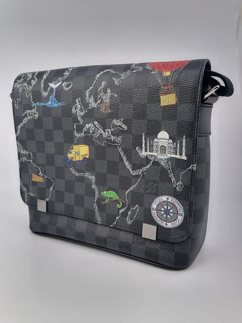 Louis Vuitton Men's Damier Graphite World Map District PM Messenger Bag –  Luxuria & Co.