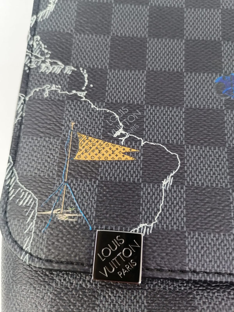 Louis Vuitton Damier Graphite District PM Shoulder Bag Crossbody Men Z1198