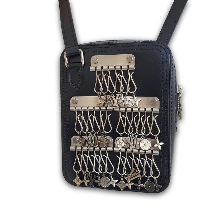 Louis Vuitton Men s Black Leather Danube Messenger On Stage M53975