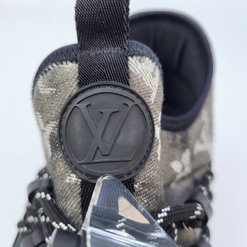 NWOB Authentic Louis Vuitton Fastlane Denim Monogram Sneakers Sz LV 5 EU 38  US 8 