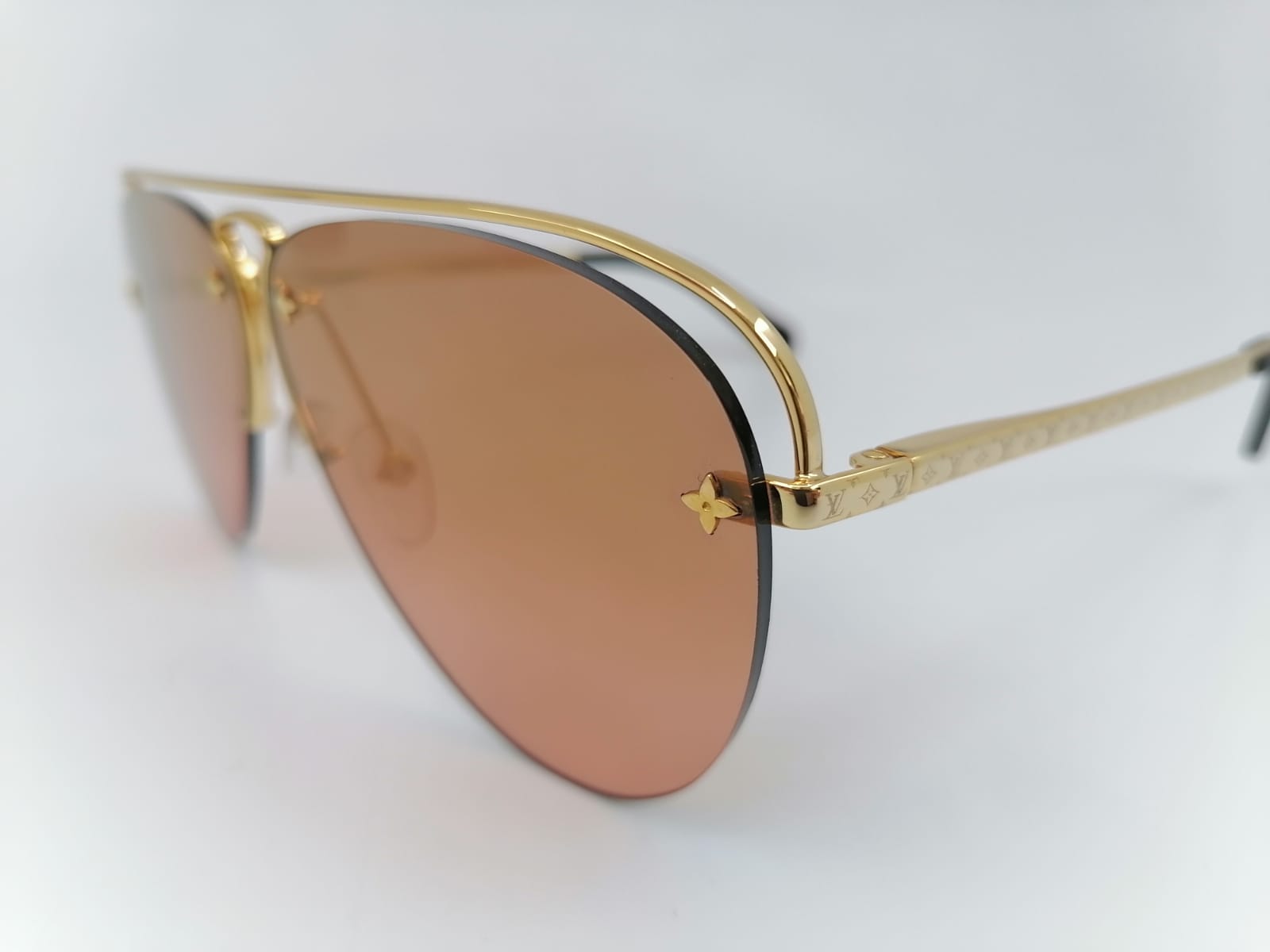 Louis Vuitton Grease Grad Brown/Gold sunglasses Z1366W Authentic New Louis Vuitton Grease Gold Frame Sunglasses  main image 3
