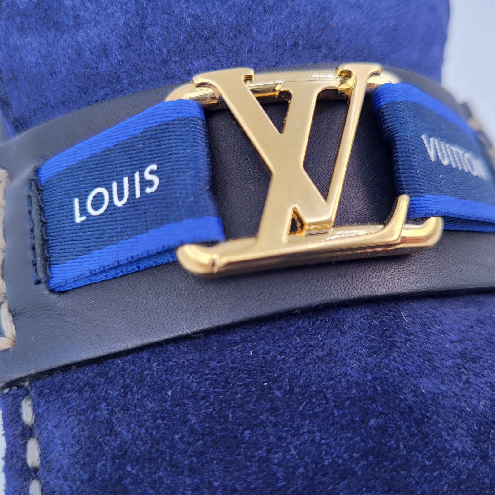 Louis Vuitton Men's Navy Blue Hockenheim Moccasin – Luxuria & Co.