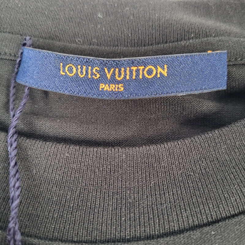 Louis Vuitton Men's Black Cotton Holy Mountain Printed T-Shirt – Luxuria &  Co.